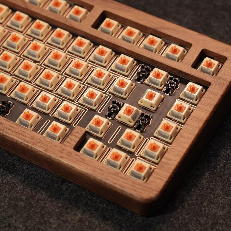 Przełącznik klawiaturowy Saint – Gaming Keyboard Hot Swappable recenzja i cena